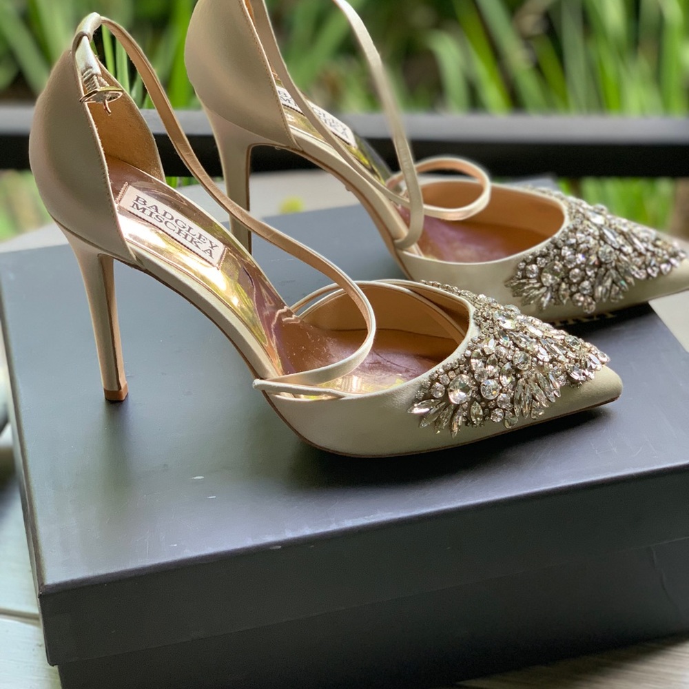 Shoes - Picture 4 of 8
